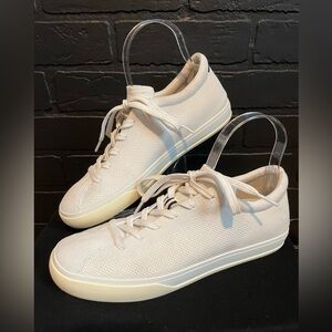 Rothy’s the lace-up sneaker in bright white size 9.5